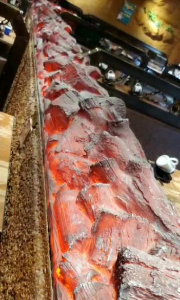 溶洞餐廳橫空出世，天外來客吐槽多